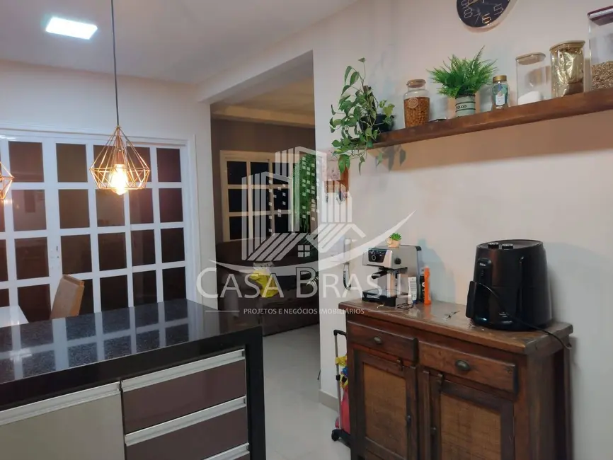 Foto 2 de Casa com 3 quartos à venda, 300m2 em Sao Jose Dos Campos - SP