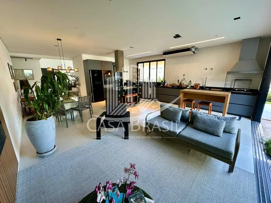 Foto 9 de Casa com 4 quartos à venda, 323m2 em Sao Jose Dos Campos - SP