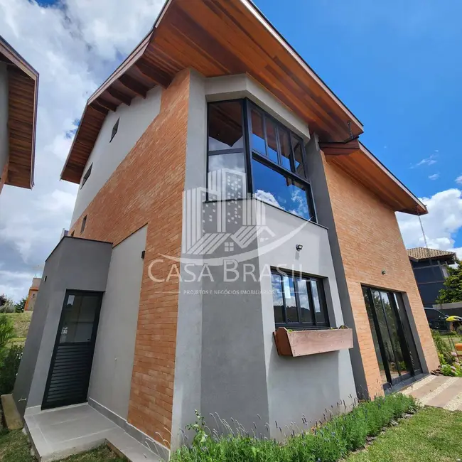 Casa com 4 quartos à venda, 350m2 em Campos Do Jordao - SP - imagem 4 Foto 4 de Casa com 4 quartos à venda, 350m2 em Campos Do Jordao - SP