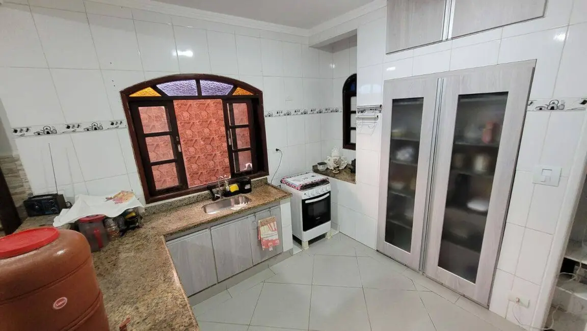 Casa com 5 quartos à venda, 178m2 em Canto do Forte, Praia Grande - SP - imagem 4 Foto 4 de Casa com 5 quartos à venda, 178m2 em Canto do Forte, Praia Grande - SP