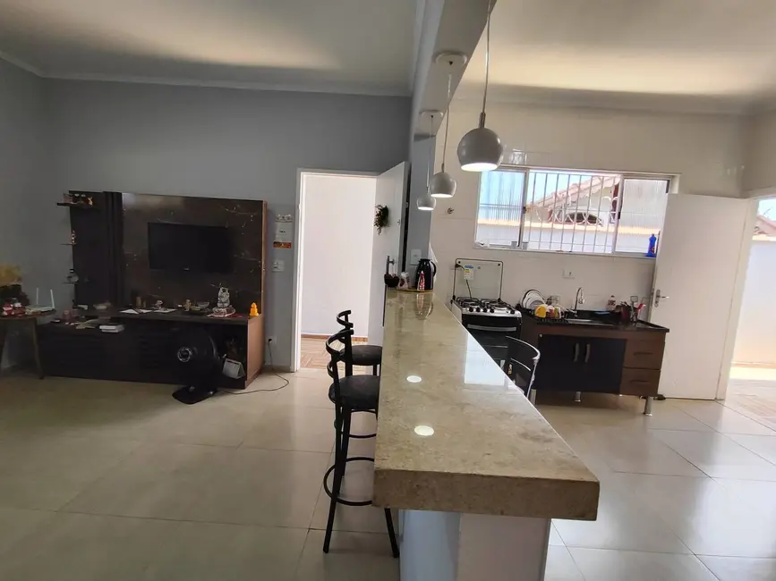 Casa com 2 quartos à venda, 71m2 em Praia Grande - SP - imagem 5 Foto 5 de Casa com 2 quartos à venda, 71m2 em Praia Grande - SP