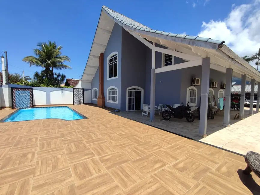 Casa com 6 quartos à venda, 430m2 em Praia Grande - SP - imagem 1 Foto 1 de Casa com 6 quartos à venda, 430m2 em Praia Grande - SP