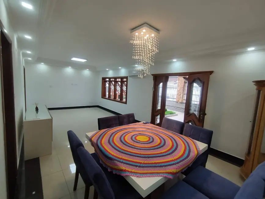 Casa com 3 quartos à venda e para alugar, 400m2 em Canto do Forte, Praia Grande - SP - imagem 5 Foto 5 de Casa com 3 quartos à venda e para alugar, 400m2 em Canto do Forte, Praia Grande - SP