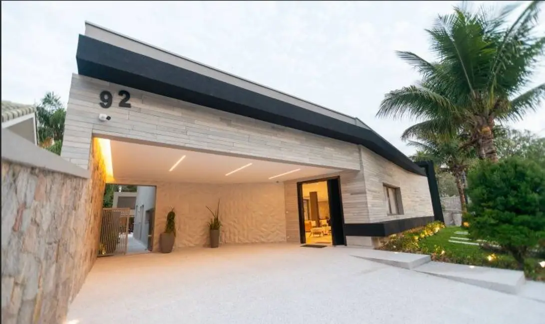 Foto 1 de Casa com 6 quartos à venda, 374m2 em Bertioga - SP