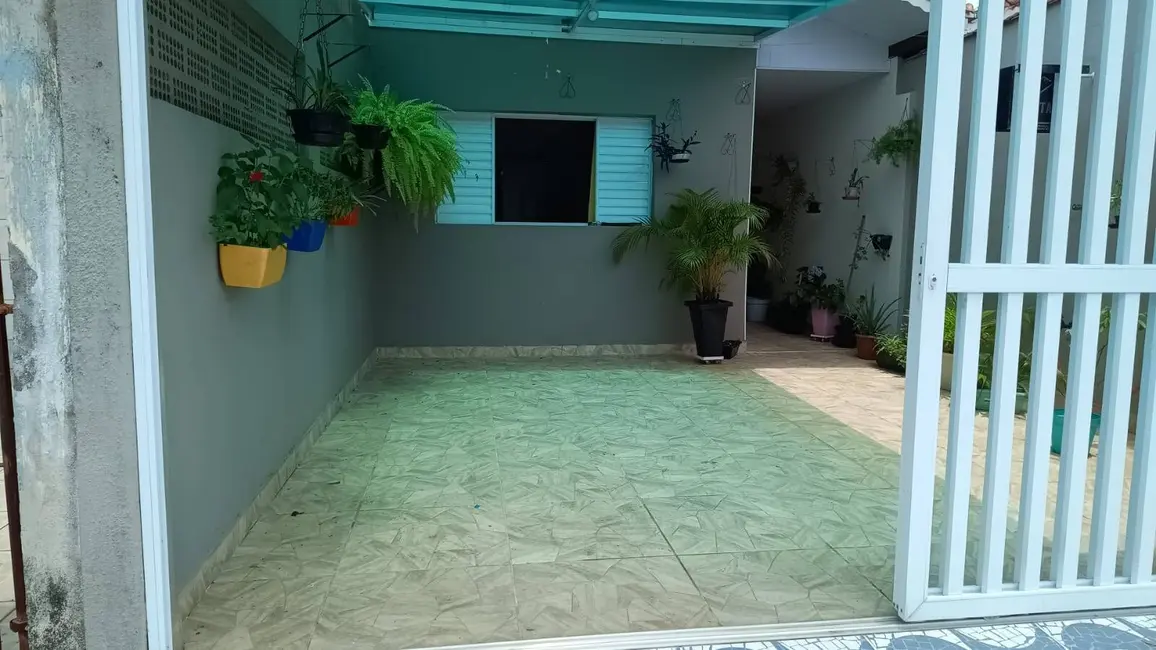 Casa com 2 quartos à venda, 80m2 em Praia Grande - SP - imagem 1 Foto 1 de Casa com 2 quartos à venda, 80m2 em Praia Grande - SP
