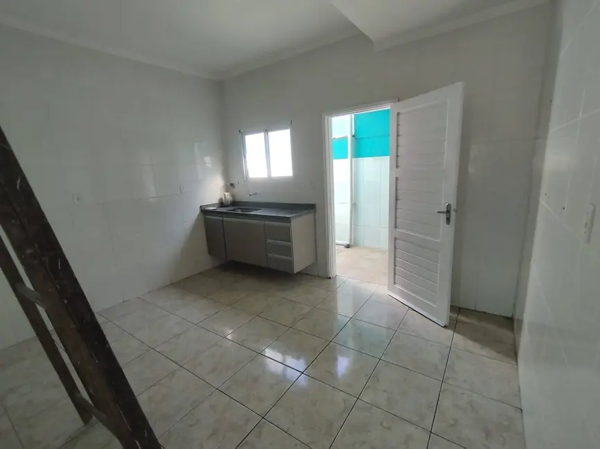 Casa de Condomínio com 3 quartos para alugar, 86m2 em Sítio do Campo, Praia Grande - SP - imagem 3 Foto 3 de Casa de Condomínio com 3 quartos para alugar, 86m2 em Sítio do Campo, Praia Grande - SP