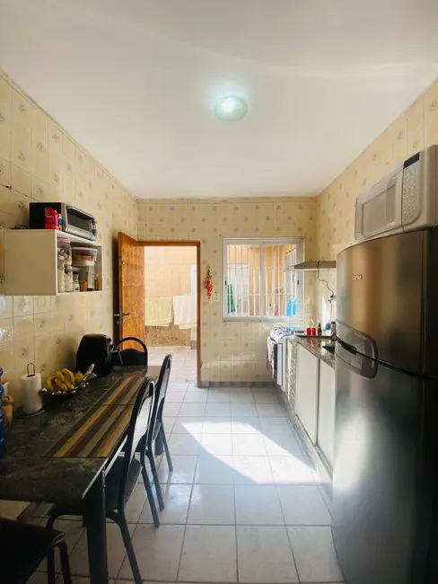 Casa com 3 quartos à venda em Guilhermina, Praia Grande - SP - imagem 9 Foto 9 de Casa com 3 quartos à venda em Guilhermina, Praia Grande - SP
