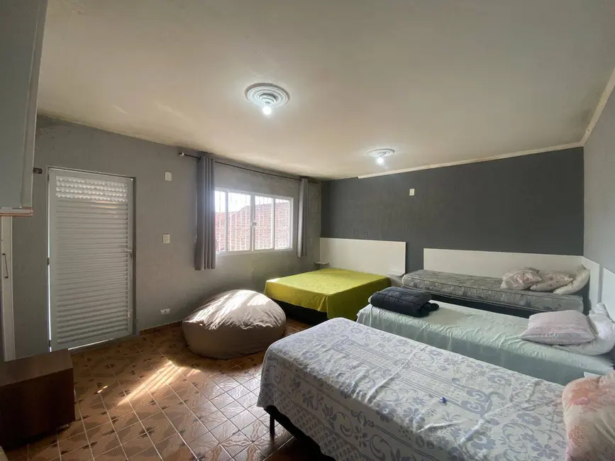 Casa com 3 quartos à venda em Guilhermina, Praia Grande - SP - imagem 1 Foto 1 de Casa com 3 quartos à venda em Guilhermina, Praia Grande - SP