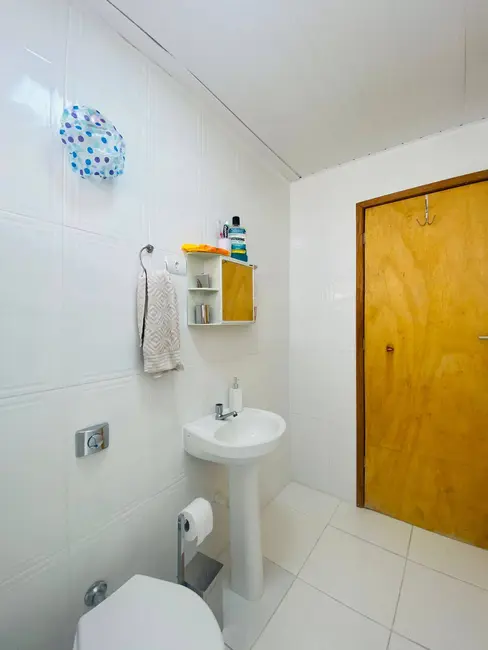 Casa com 3 quartos à venda em Guilhermina, Praia Grande - SP - imagem 4 Foto 4 de Casa com 3 quartos à venda em Guilhermina, Praia Grande - SP