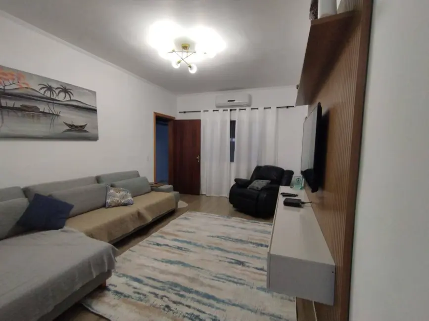 Foto 1 de Casa com 3 quartos à venda em Tupi, Praia Grande - SP