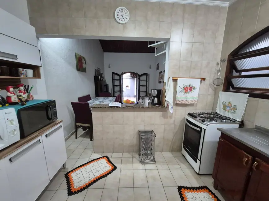 Casa com 2 quartos à venda, 152m2 em Canto do Forte, Praia Grande - SP - imagem 2 Foto 2 de Casa com 2 quartos à venda, 152m2 em Canto do Forte, Praia Grande - SP