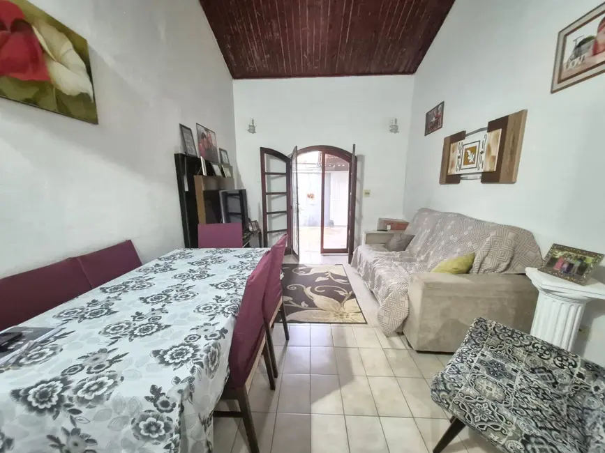 Casa com 2 quartos à venda, 152m2 em Canto do Forte, Praia Grande - SP - imagem 3 Foto 3 de Casa com 2 quartos à venda, 152m2 em Canto do Forte, Praia Grande - SP