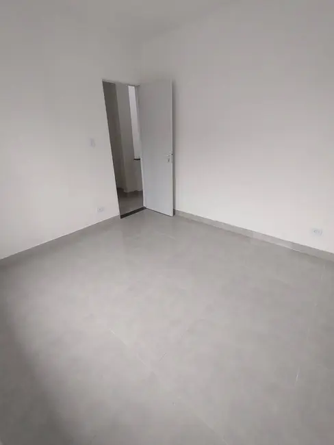 Casa com 2 quartos à venda em Canto do Forte, Praia Grande - SP - imagem 2 Foto 2 de Casa com 2 quartos à venda em Canto do Forte, Praia Grande - SP