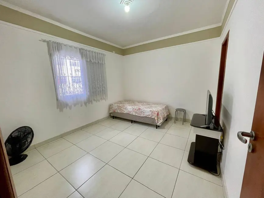 Foto 9 de Apartamento com 3 quartos à venda, 113m2 em Guilhermina, Praia Grande - SP