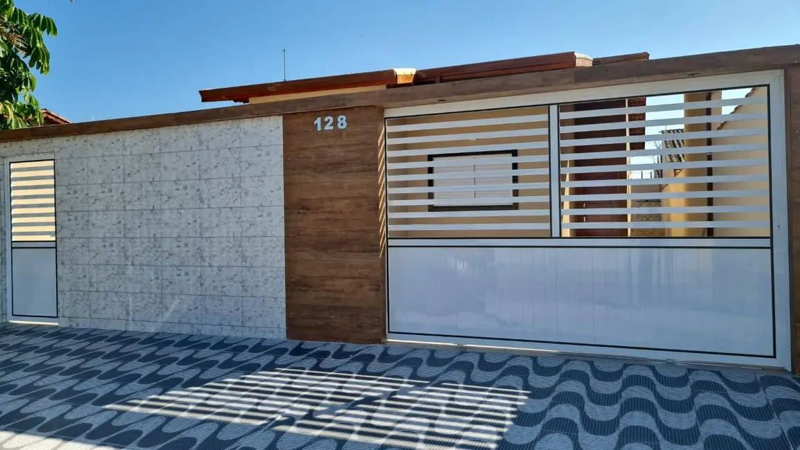 Foto 9 de Casa com 3 quartos à venda, 275m2 em Itanhaem - SP