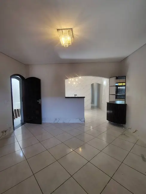 Casa com 2 quartos à venda, 108m2 em Caiçara, Praia Grande - SP - imagem 7 Foto 7 de Casa com 2 quartos à venda, 108m2 em Caiçara, Praia Grande - SP