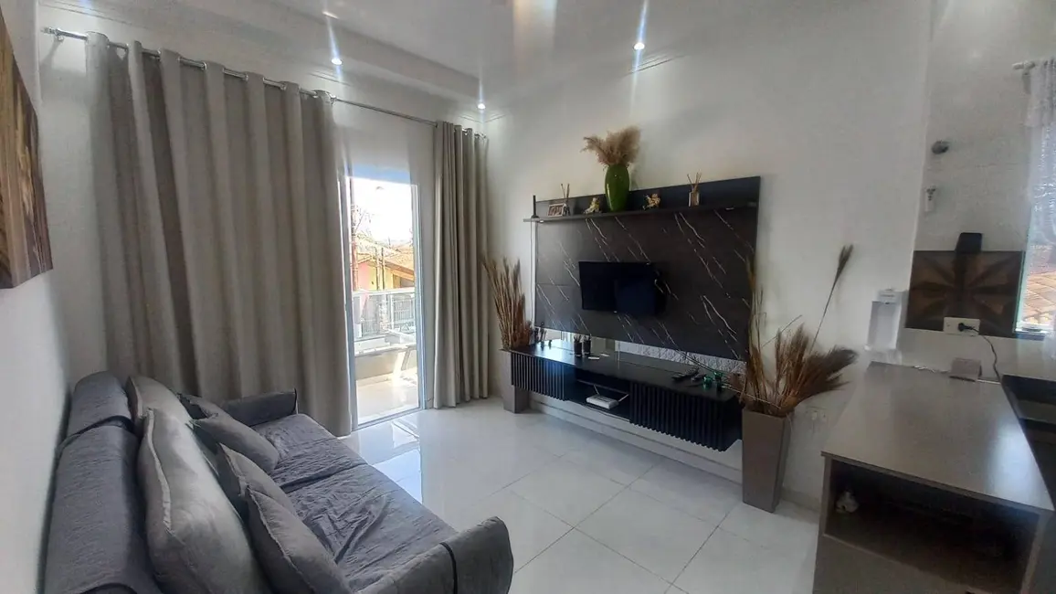 Foto 3 de Casa com 2 quartos à venda em Maracanã, Praia Grande - SP