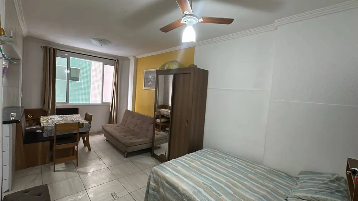 Foto 2 de Kitnet com 1 quarto à venda, 30m2 em Guilhermina, Praia Grande - SP