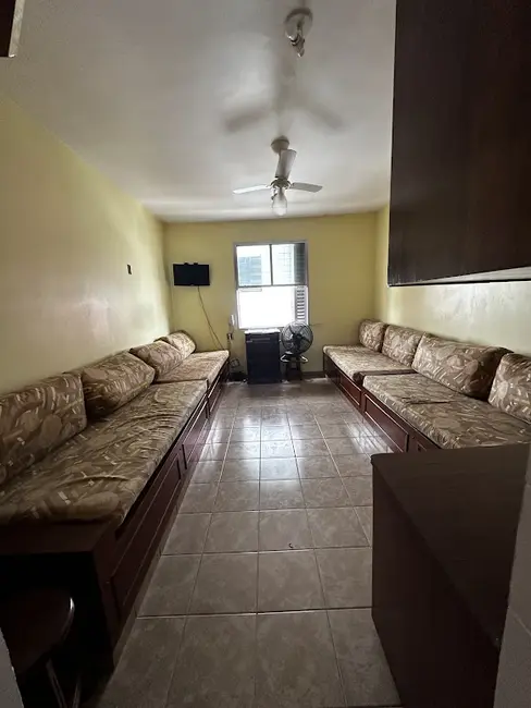 Foto 4 de Kitnet com 1 quarto à venda, 30m2 em Caiçara, Praia Grande - SP