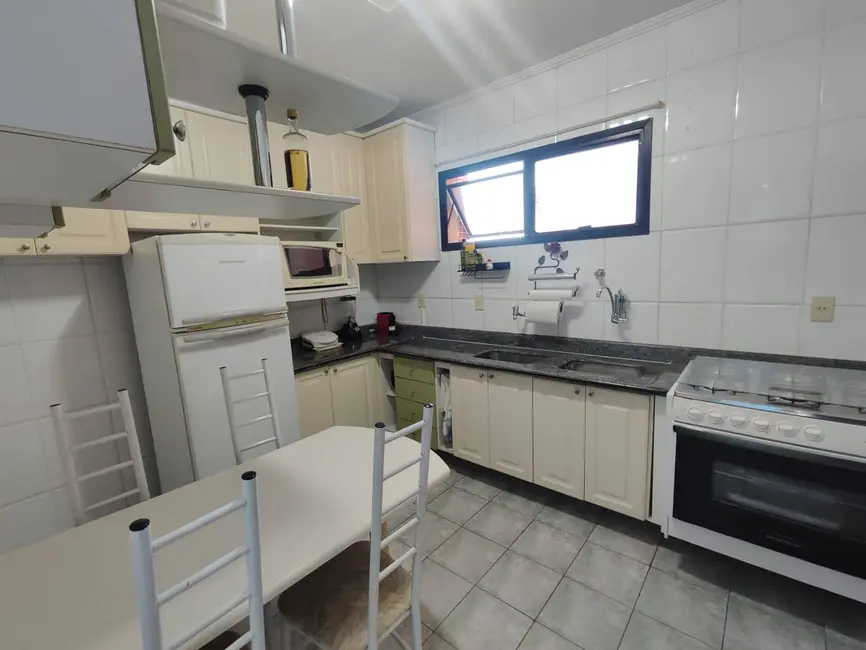 Foto 9 de Apartamento com 3 quartos à venda, 135m2 em Guilhermina, Praia Grande - SP