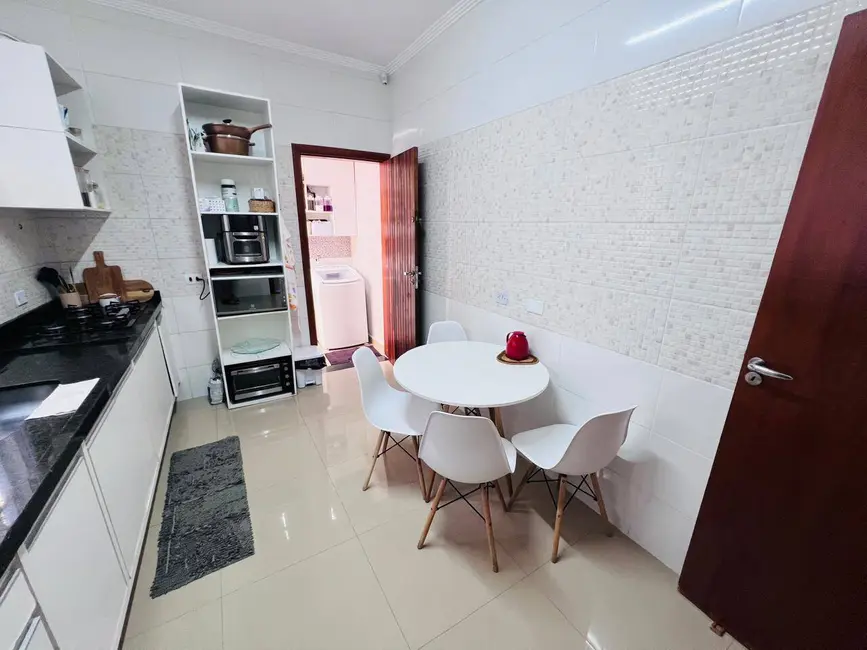 Foto 9 de Casa à venda e para alugar em Guilhermina, Praia Grande - SP