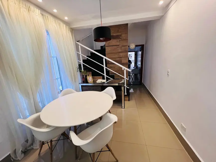 Foto 4 de Casa à venda e para alugar em Guilhermina, Praia Grande - SP