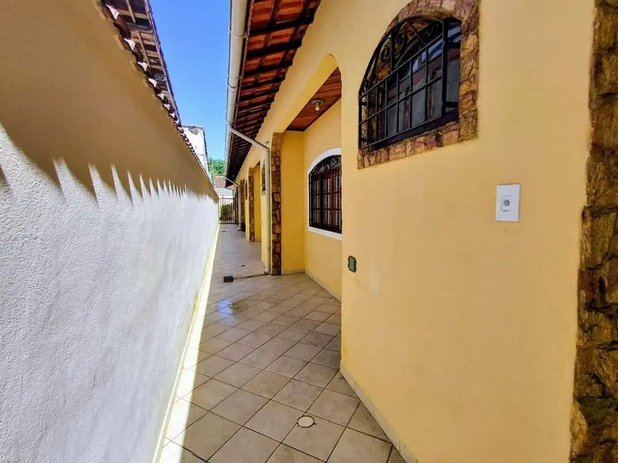 Casa com 1 quarto à venda em Real, Praia Grande - SP - imagem 2 Foto 2 de Casa com 1 quarto à venda em Real, Praia Grande - SP