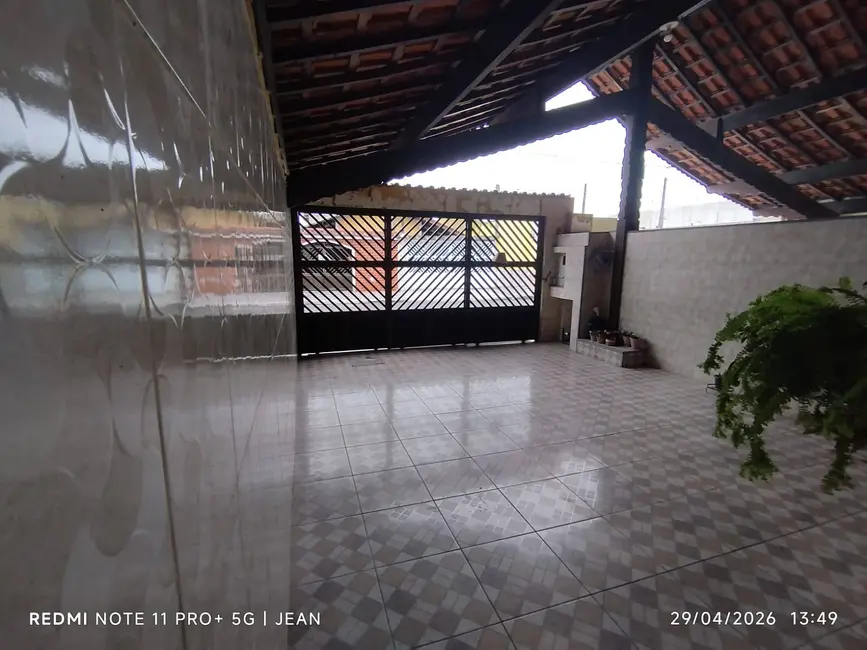 Foto 2 de Casa com 2 quartos à venda, 110m2 em Maracanã, Praia Grande - SP