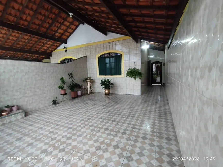Foto 1 de Casa com 2 quartos à venda, 110m2 em Maracanã, Praia Grande - SP
