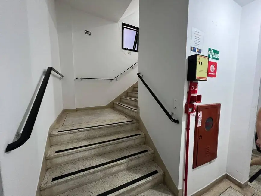Foto 16 de Apartamento à venda em Guilhermina, Praia Grande - SP