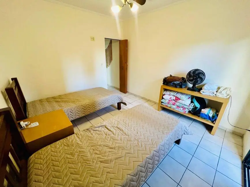 Foto 13 de Apartamento à venda em Guilhermina, Praia Grande - SP