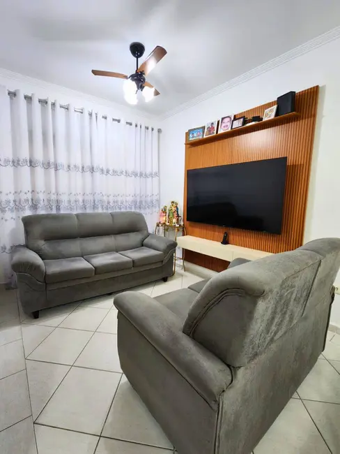 Foto 2 de Casa com 2 quartos à venda, 90m2 em Guilhermina, Praia Grande - SP
