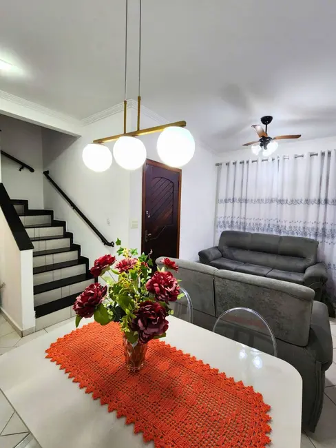 Foto 3 de Casa com 2 quartos à venda, 90m2 em Guilhermina, Praia Grande - SP
