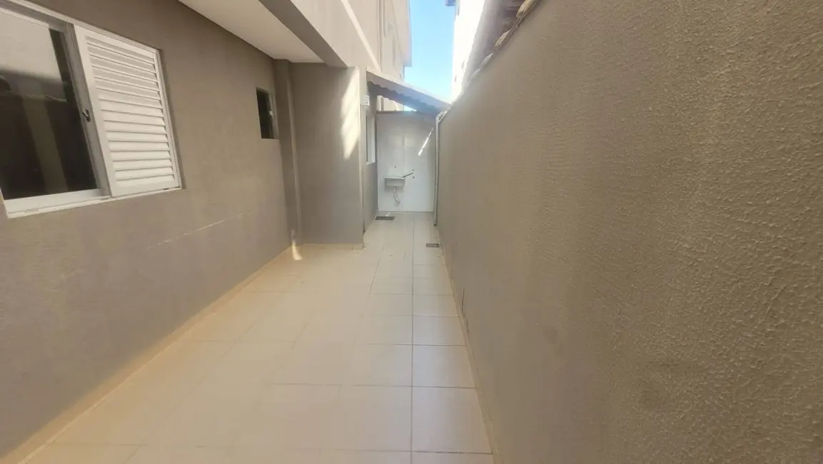 Foto 8 de Casa de Condomínio com 2 quartos para alugar, 48m2 em Maracanã, Praia Grande - SP