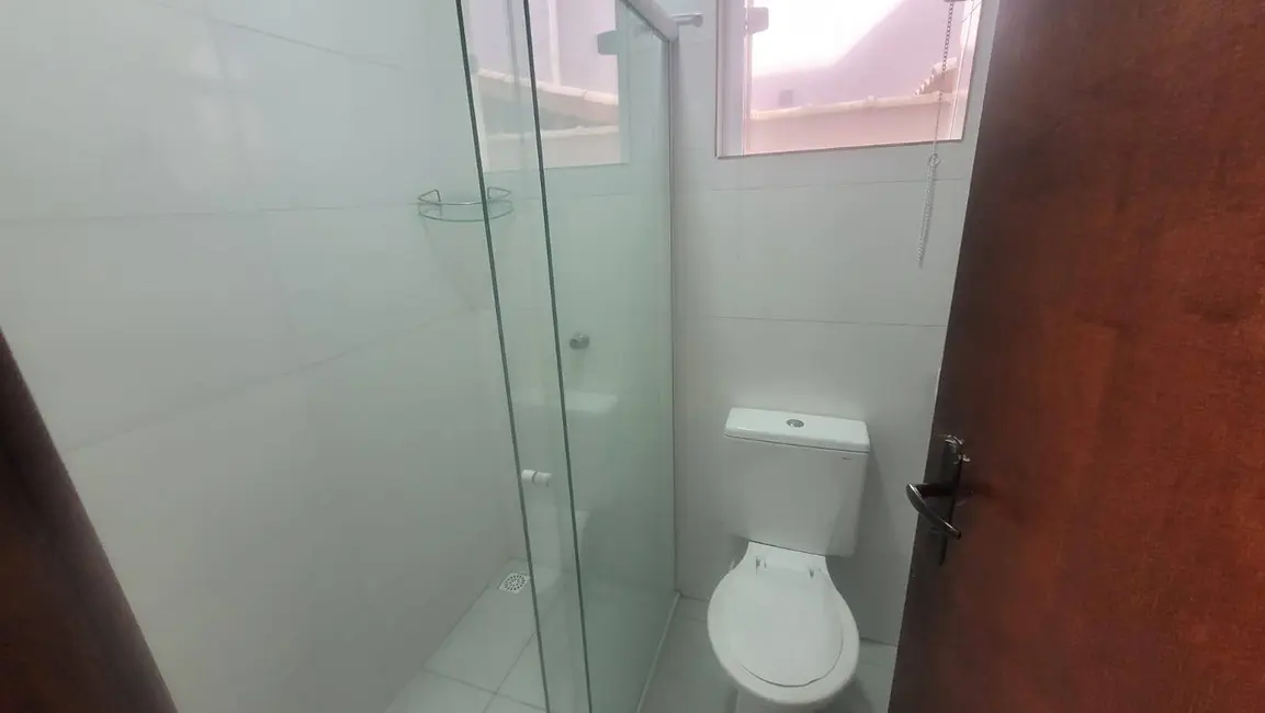 Foto 5 de Casa de Condomínio com 2 quartos para alugar, 48m2 em Maracanã, Praia Grande - SP