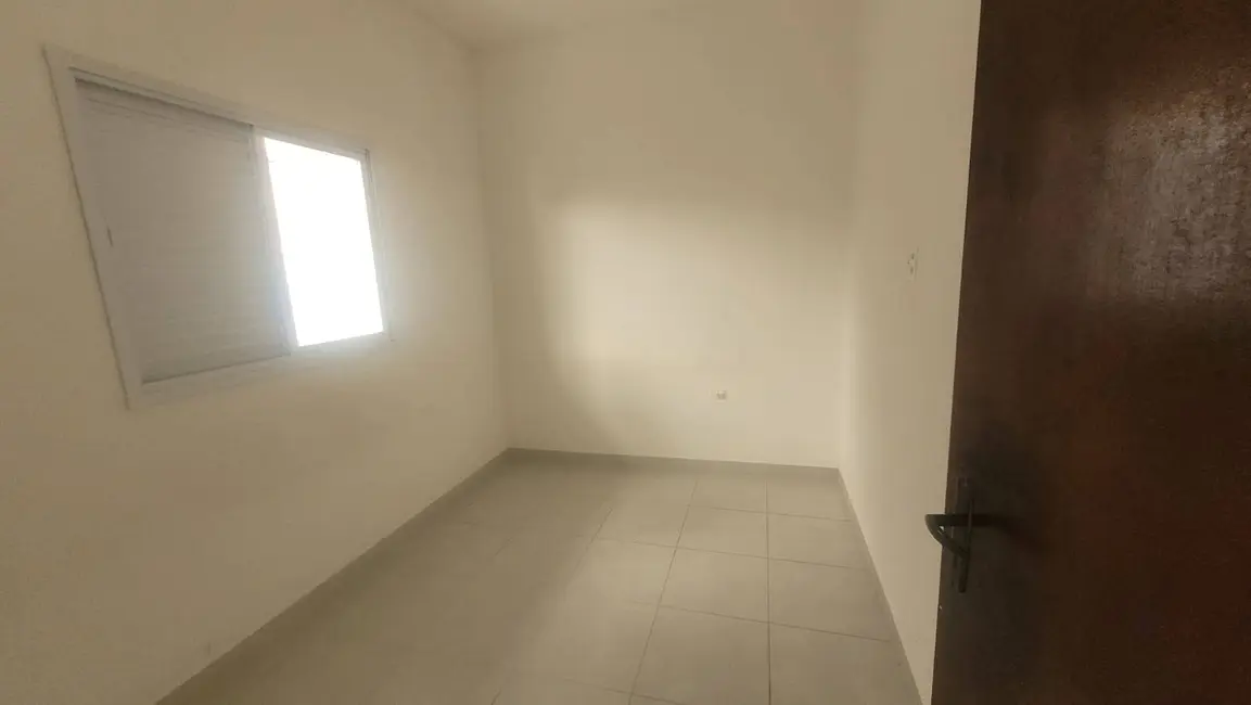 Foto 7 de Casa de Condomínio com 2 quartos para alugar, 48m2 em Maracanã, Praia Grande - SP