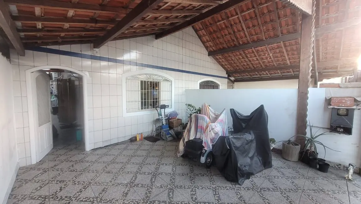 Casa com 3 quartos à venda, 144m2 em Maracanã, Praia Grande - SP - imagem 1 Foto 1 de Casa com 3 quartos à venda, 144m2 em Maracanã, Praia Grande - SP