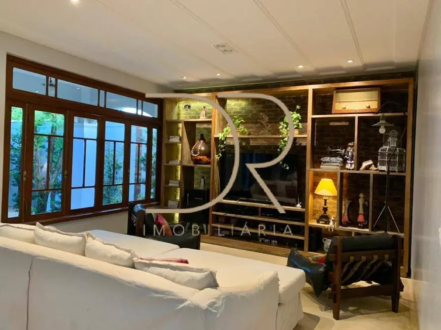 Casa com 4 quartos à venda e para alugar, 1000m2 em Centro, Porto Seguro - BA - imagem 4 Foto 4 de Casa com 4 quartos à venda e para alugar, 1000m2 em Centro, Porto Seguro - BA