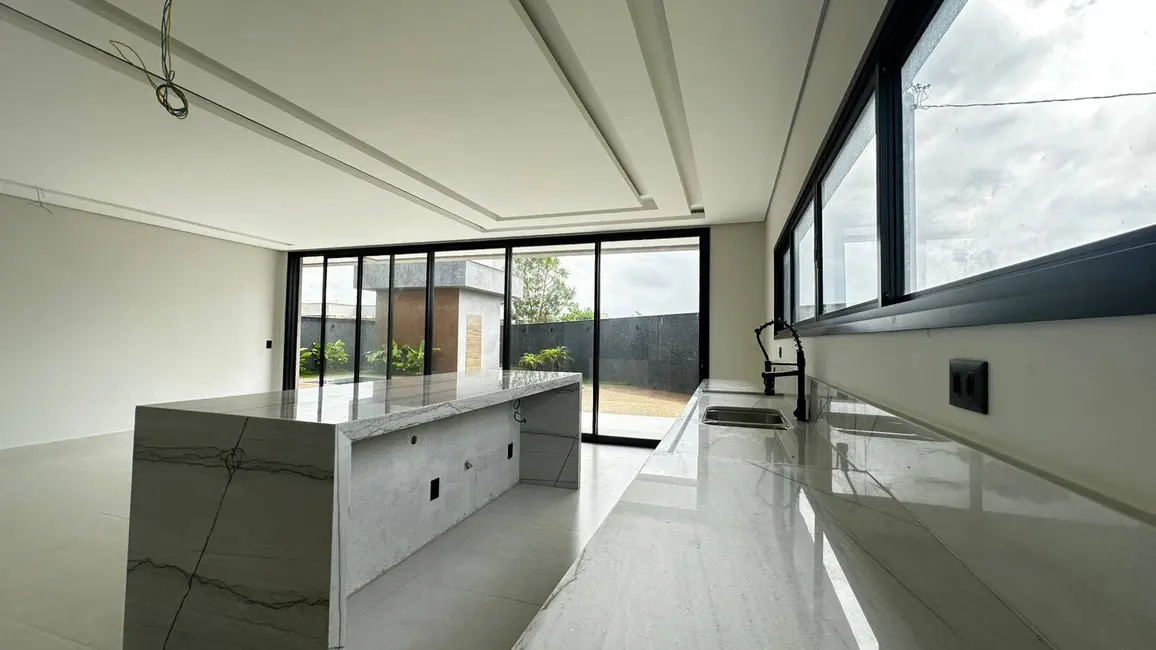 Casa com 4 quartos à venda e para alugar em Porto Seguro - BA - imagem 8 Foto 8 de Casa com 4 quartos à venda e para alugar em Porto Seguro - BA