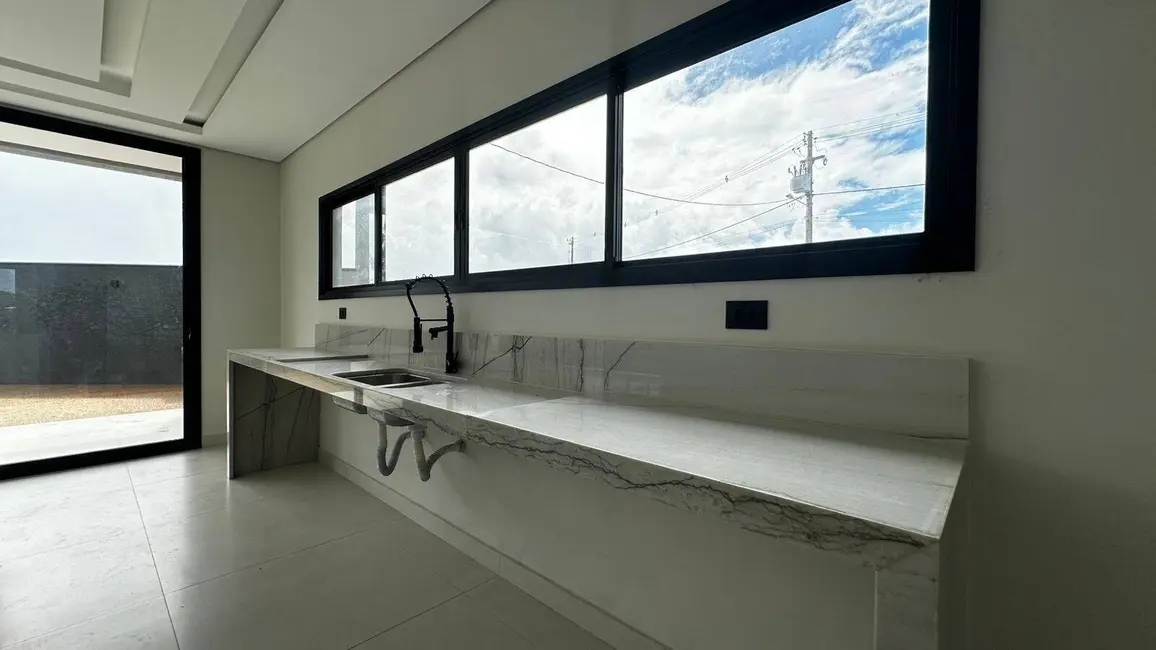 Casa com 4 quartos à venda e para alugar em Porto Seguro - BA - imagem 6 Foto 6 de Casa com 4 quartos à venda e para alugar em Porto Seguro - BA