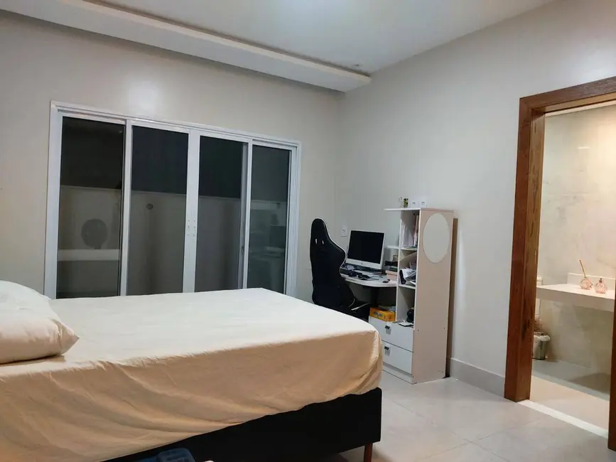 Casa com 3 quartos para alugar em Porto Seguro - BA - imagem 2 Foto 2 de Casa com 3 quartos para alugar em Porto Seguro - BA