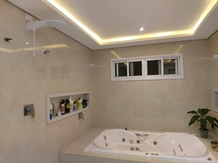 Casa com 3 quartos para alugar em Porto Seguro - BA - imagem 3 Foto 3 de Casa com 3 quartos para alugar em Porto Seguro - BA