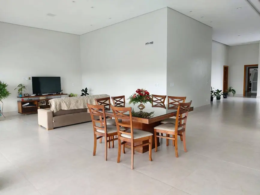 Casa com 3 quartos para alugar em Porto Seguro - BA - imagem 9 Foto 9 de Casa com 3 quartos para alugar em Porto Seguro - BA