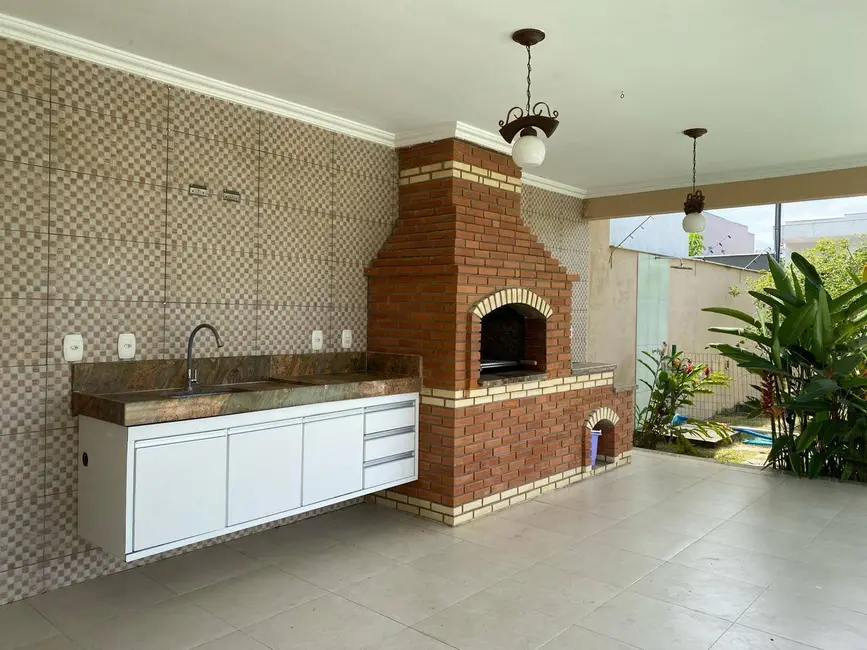 Casa com 5 quartos para alugar em Porto Seguro - BA - imagem 8 Foto 8 de Casa com 5 quartos para alugar em Porto Seguro - BA