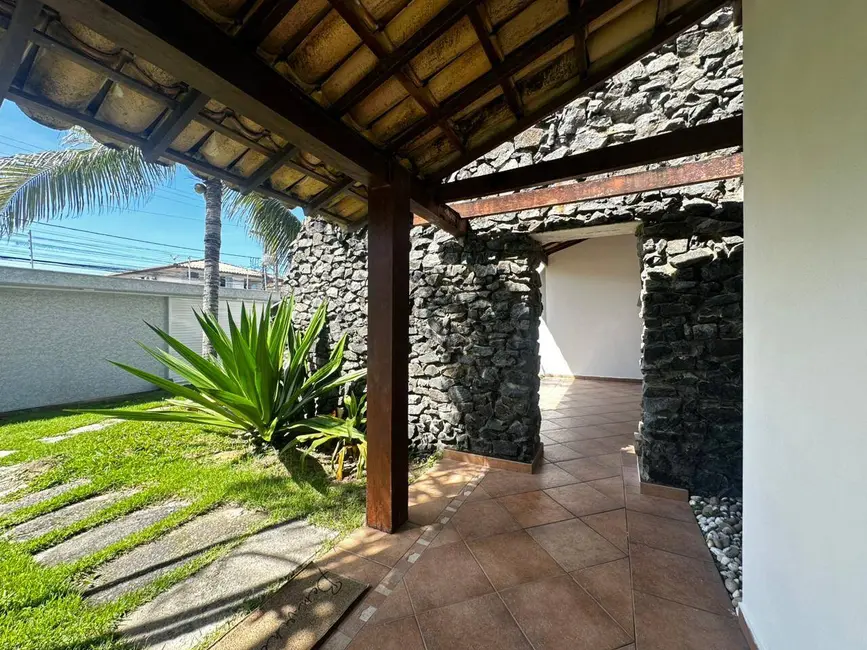 Casa com 4 quartos para alugar, 250m2 em Porto Seguro - BA - imagem 4 Foto 4 de Casa com 4 quartos para alugar, 250m2 em Porto Seguro - BA