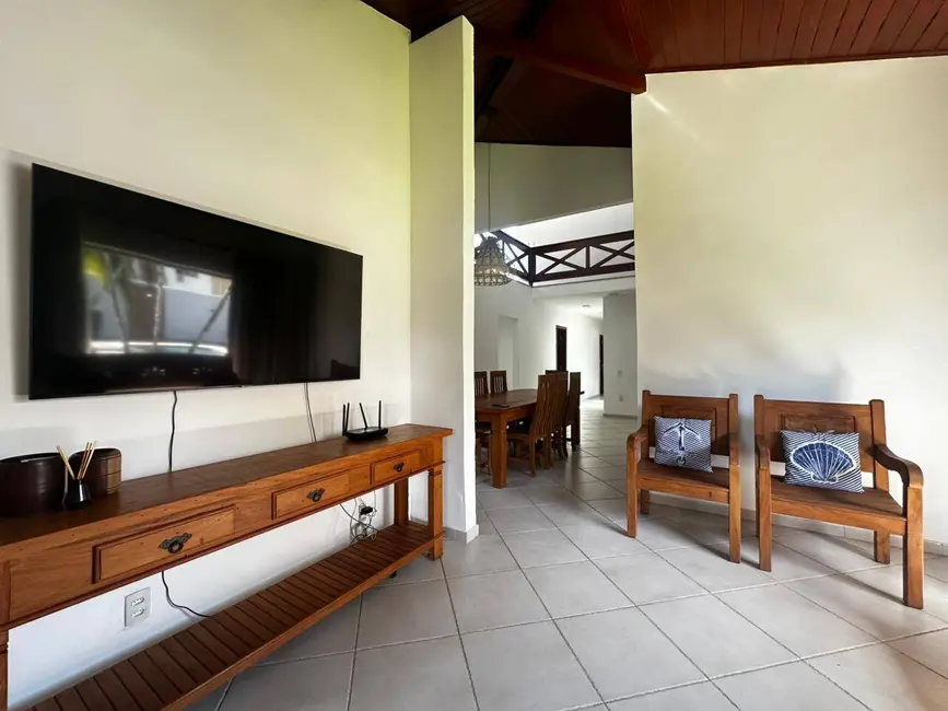Casa com 4 quartos para alugar, 250m2 em Porto Seguro - BA - imagem 8 Foto 8 de Casa com 4 quartos para alugar, 250m2 em Porto Seguro - BA