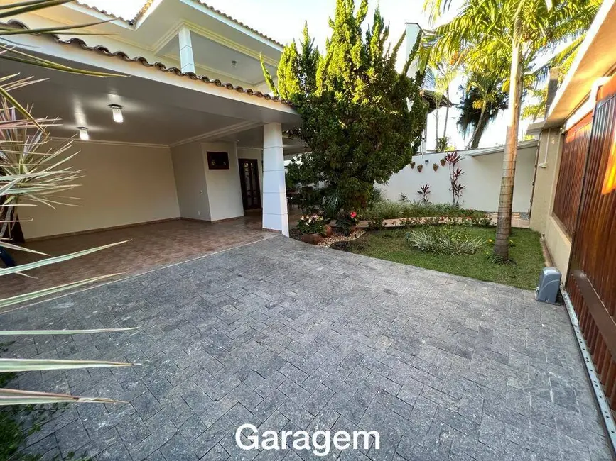 Casa com 6 quartos à venda e para alugar, 750m2 em Porto Seguro - BA - imagem 8 Foto 8 de Casa com 6 quartos à venda e para alugar, 750m2 em Porto Seguro - BA