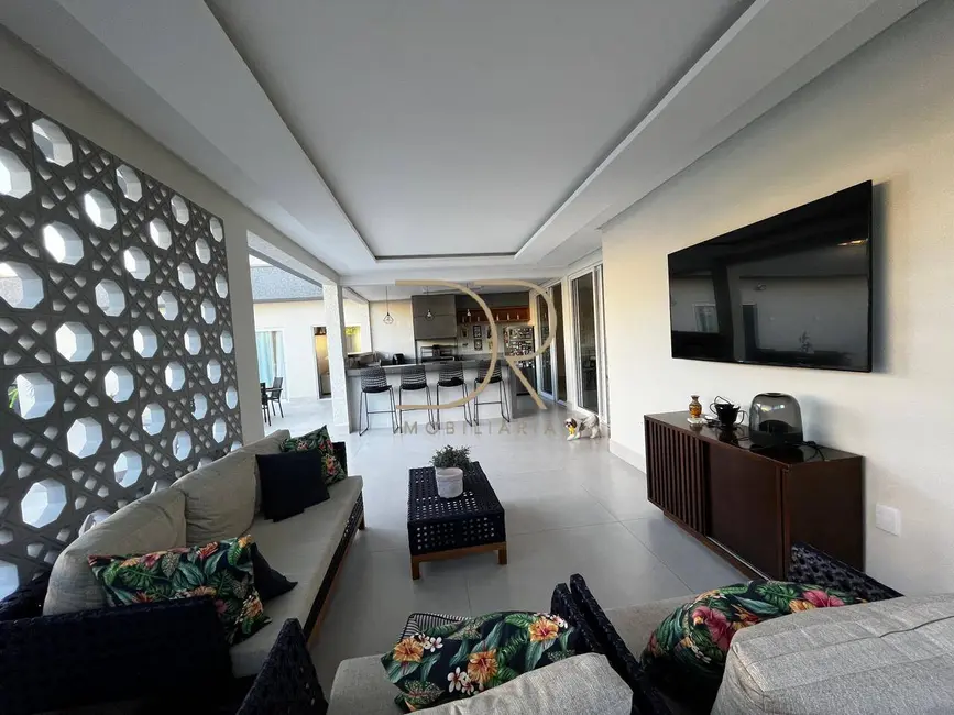 Foto 1 de Casa de Condomínio com 3 quartos à venda em Porto Seguro - BA