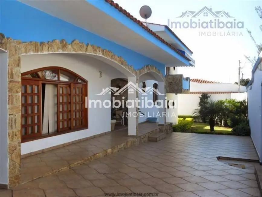 Casa com 3 quartos à venda, 1080m2 em Jardim Itaperi, Atibaia - SP - imagem 5 Foto 5 de Casa com 3 quartos à venda, 1080m2 em Jardim Itaperi, Atibaia - SP