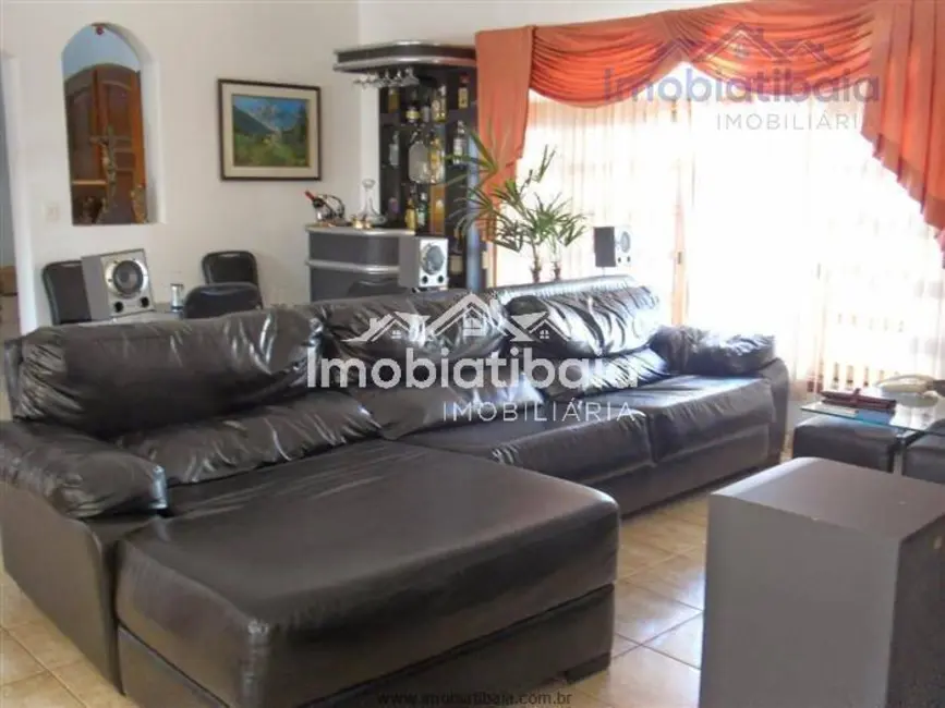 Casa com 3 quartos à venda, 1080m2 em Jardim Itaperi, Atibaia - SP - imagem 8 Foto 8 de Casa com 3 quartos à venda, 1080m2 em Jardim Itaperi, Atibaia - SP